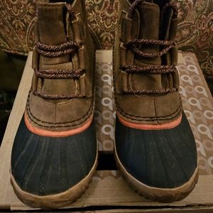 Sorel Out and About boots